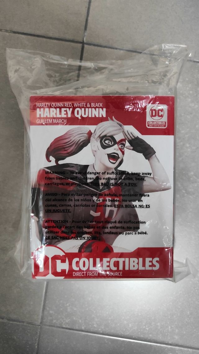 Figura Harley Quinn Red, Black & White Dc Direct