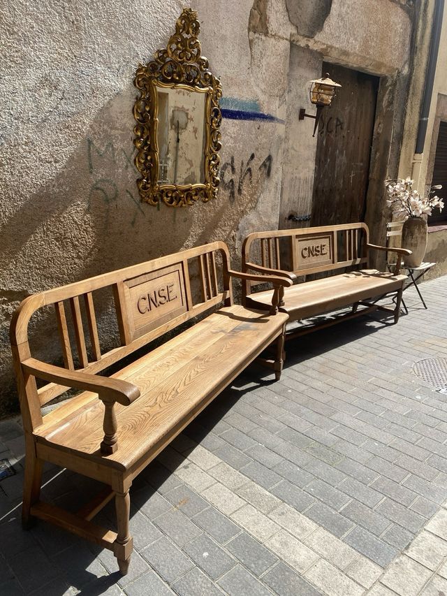 solo queda uno! banco antiguo de roble. de la ONCE
