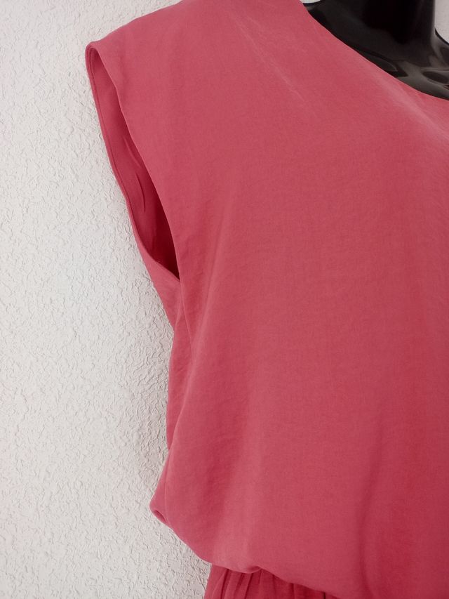 Vestido rosa frambuesa, fresco,cómodo. Mango
