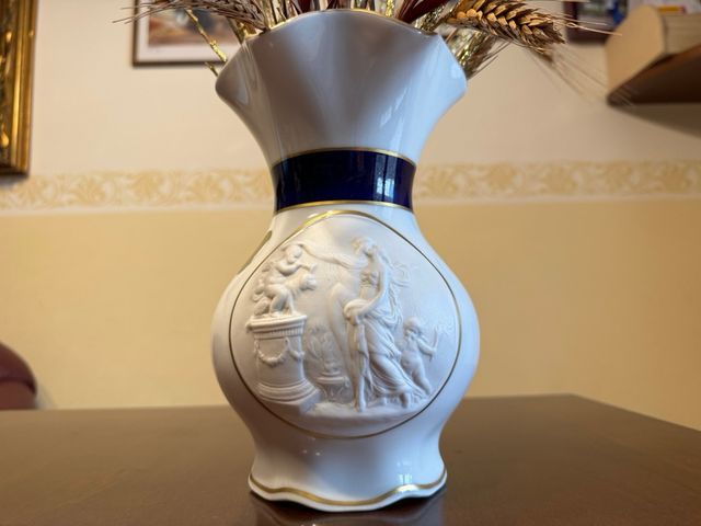 Vaso Limoges L’Etoile in porcellana biscuit