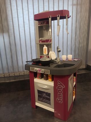 Cocinita juguete y comiditas de regalo