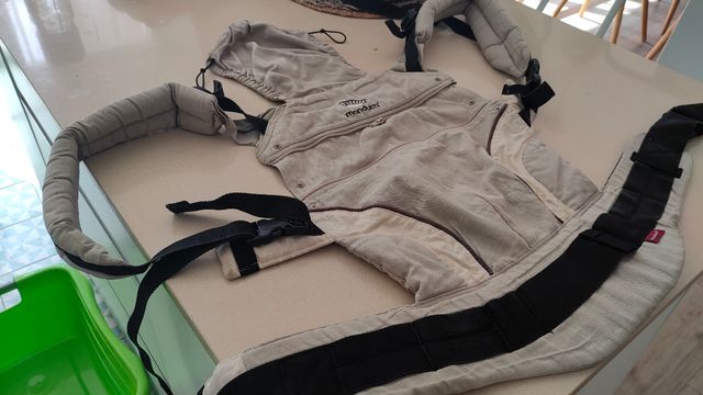 Mochila portabebes manduca