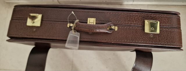 MALETA GRANDE PARA AVION EN PIEL