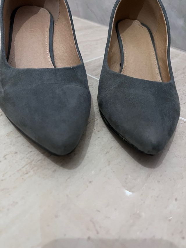 Zapato talla 39 gris