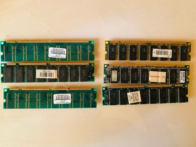 Módulo de memoria. (Ignoro su capacidad) 6 un.