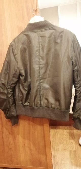 Cazadora bomber verde