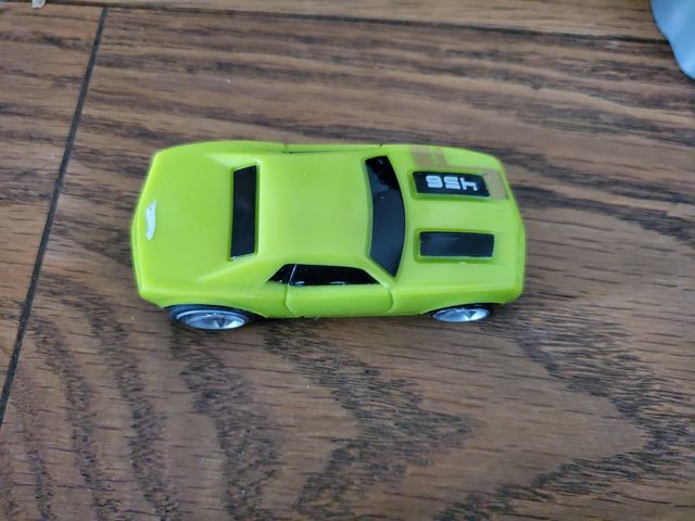 Pista turbo glow hot wheels