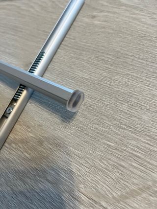 Aste per tende grigie ad incastro