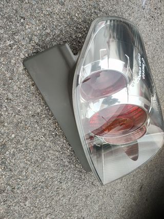 ✅PILOTO TRASERO DERECHO TOYOTA VERSO