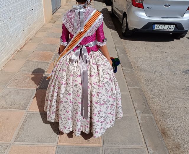Traje de fallera para niña de 7 años