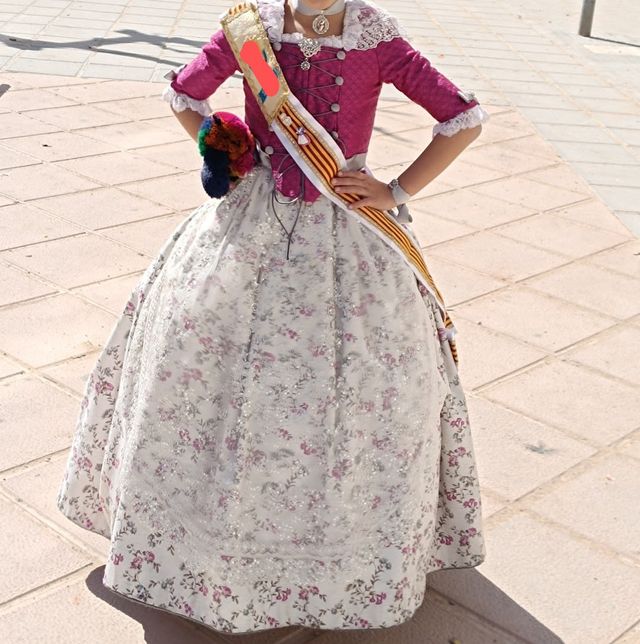 Traje de fallera para niña de 7 años