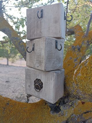 Cuelga pulseras, llaves, pendientes...