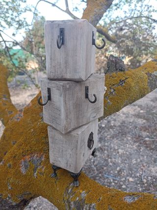 Cuelga pulseras, llaves, pendientes...