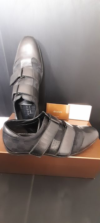 Gucci A3N30-1000, in pelle nera