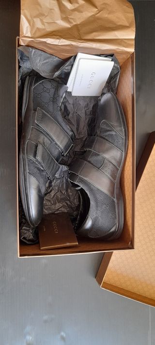 Gucci A3N30-1000, in pelle nera
