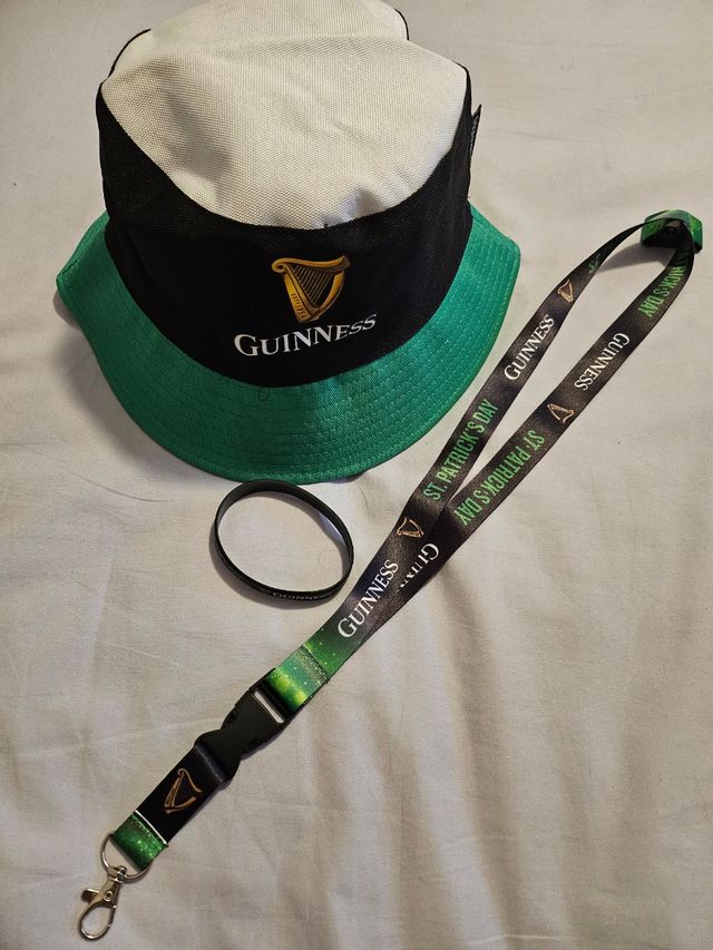 Gorro, pulsera y cinta Guiness original 