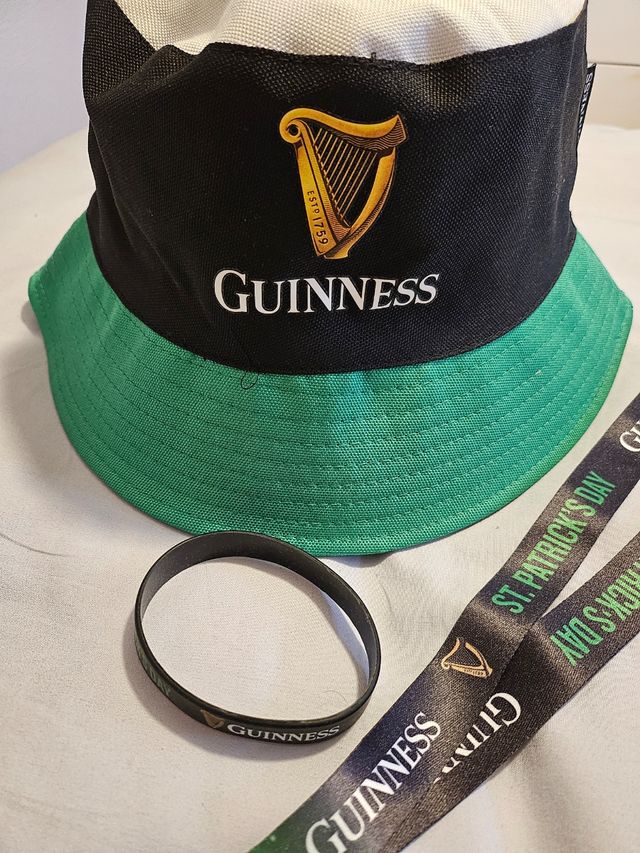 Gorro, pulsera y cinta Guiness original 