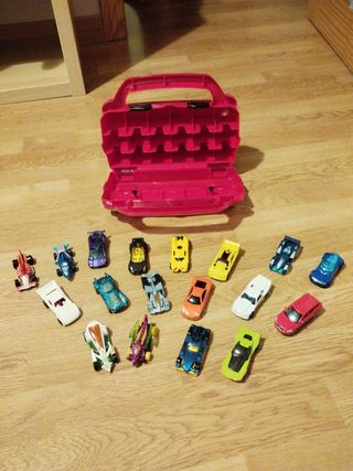 Maletín con coches incluidos