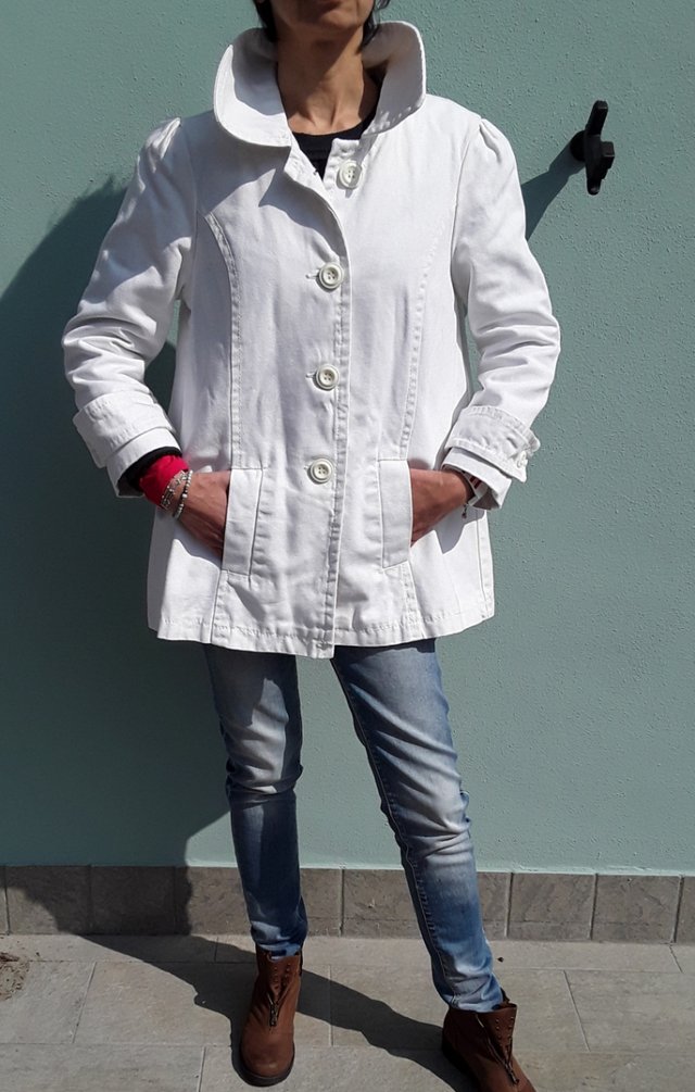 Giacca bianca Bershka in cotone e foderata