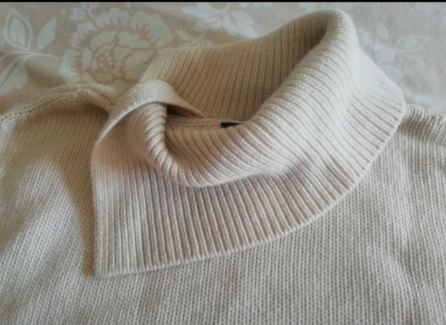 Poncho marca Massimo Dutti