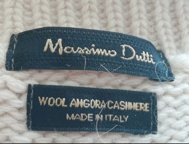 Poncho marca Massimo Dutti