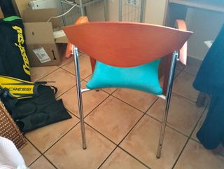 Silla de madera metal y terciopelo