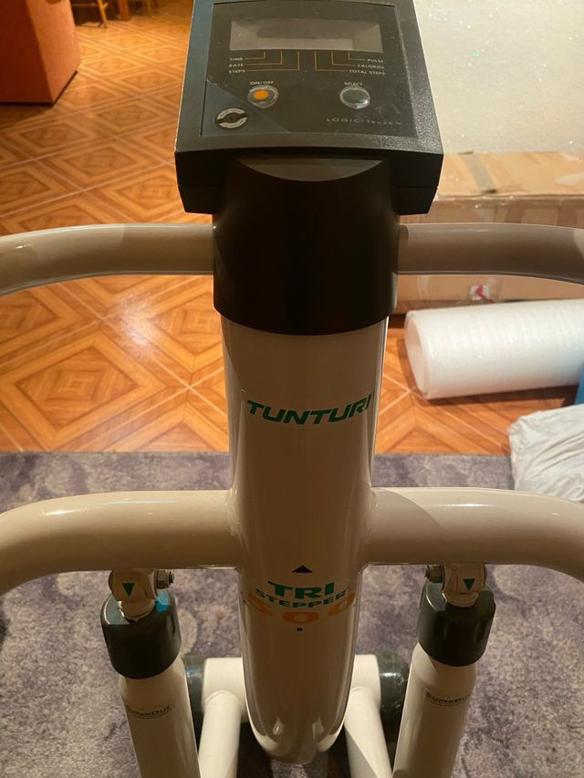 TUNTURI Tri Stepper 500 de segunda mano por 50 EUR en Yuncos en
