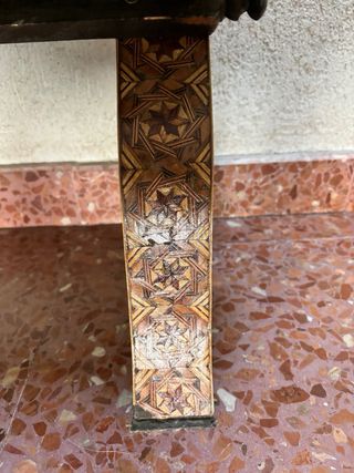 Taburete arabe de piel