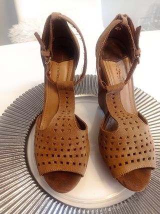 Sandalias cuñas Stradivarius 