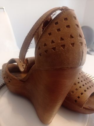 Sandalias cuñas Stradivarius 