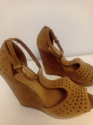 Sandalias cuñas Stradivarius 