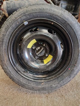 Rueda y neumatico 185/60 R 15 michelin