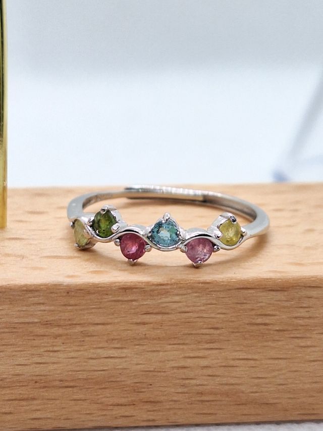 Anello in argento e Tormalina arcobale