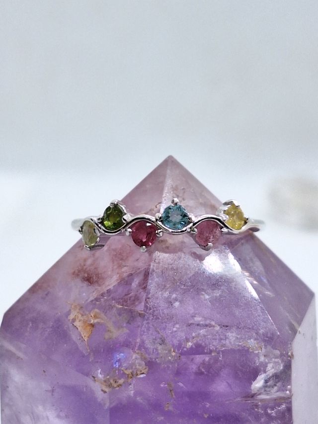 Anello in argento e Tormalina arcobale