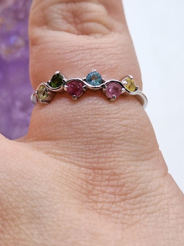 Anello in argento e Tormalina arcobale