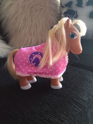 Barriguitas y caballo 