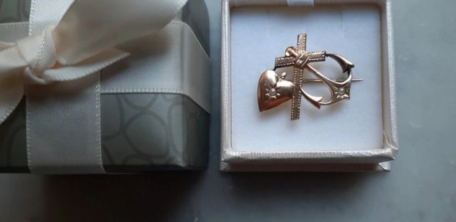 Spilla in Oro Antico Fede Speranza Carità