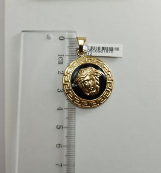COLGANTE DE ORO 18K