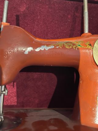 Antiguo juguete maquina de coser
