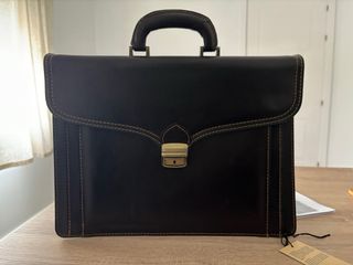 MALETA EJECUTIVA CUERO. CHICCA BORSE