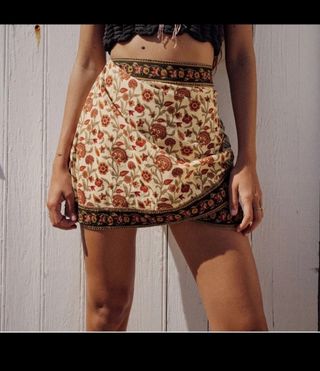 Falda étnica cruzada