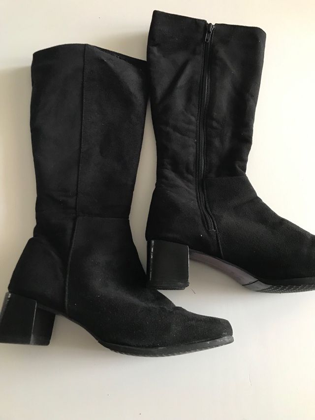 Botas negras antelina
