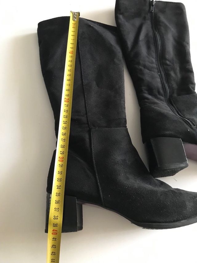 Botas negras antelina