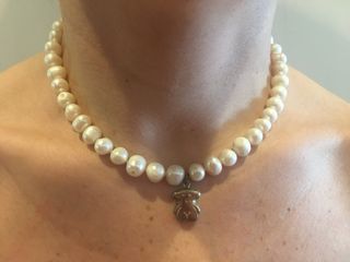 Collar de perlas cultivadas mas osito en plata