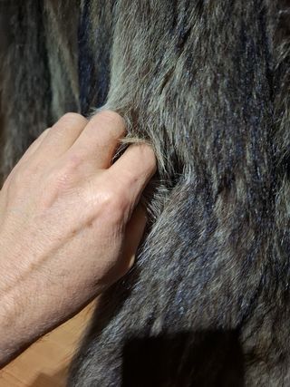 Abrigo tipo zorro plateado