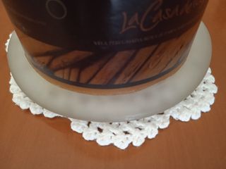 Vela aroma canela + plato + tapete.