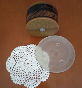 Vela aroma canela + plato + tapete.