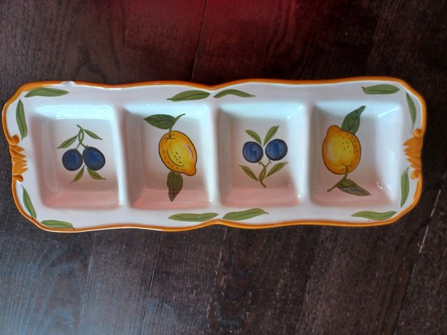 Antipastiera dipinta a mano.