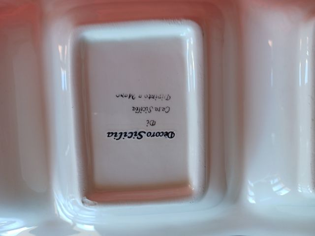 Antipastiera dipinta a mano.