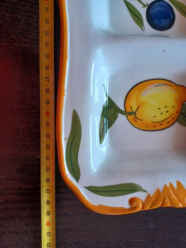 Antipastiera dipinta a mano.